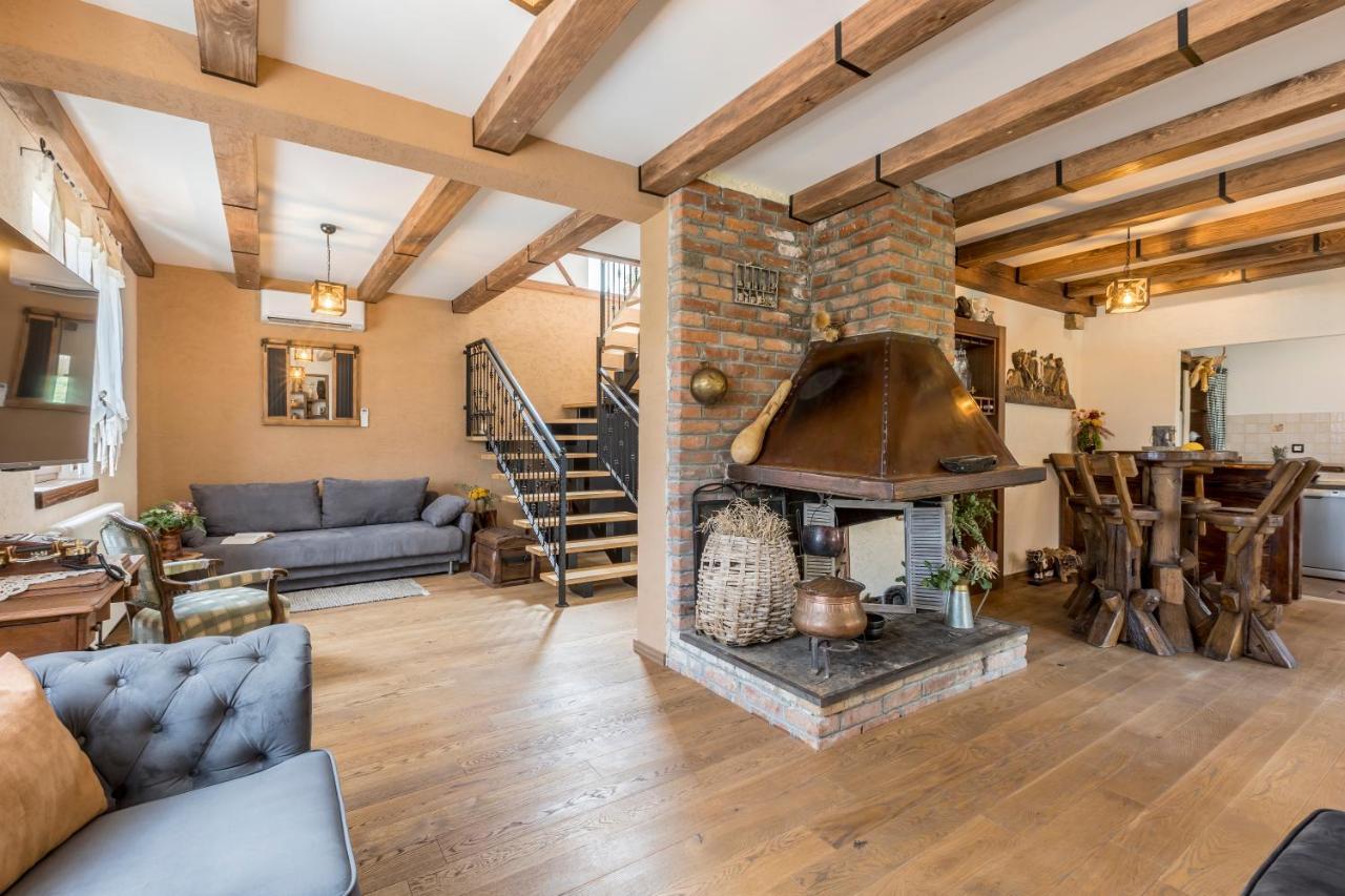 Villa Grey Stone Gata Zewnętrze zdjęcie