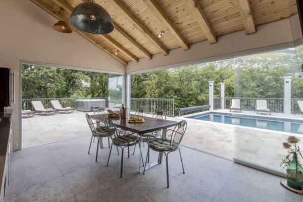 Villa Grey Stone Gata Zewnętrze zdjęcie